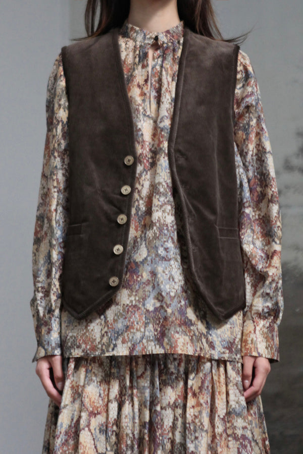 INTO THE EAST 25 Autumn/Winter Dark Moss Green V-Neck Corduroy Vest/Tapered Casual Pants ITE-E1DGAW032GR20VE-LV Vest